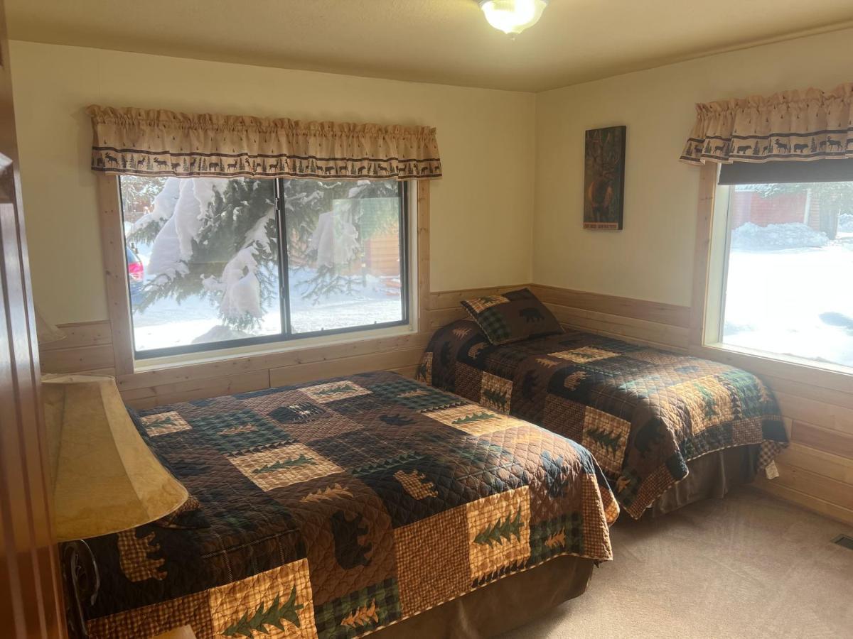 Faithful Street Inn Уест Йелоустоун Екстериор снимка