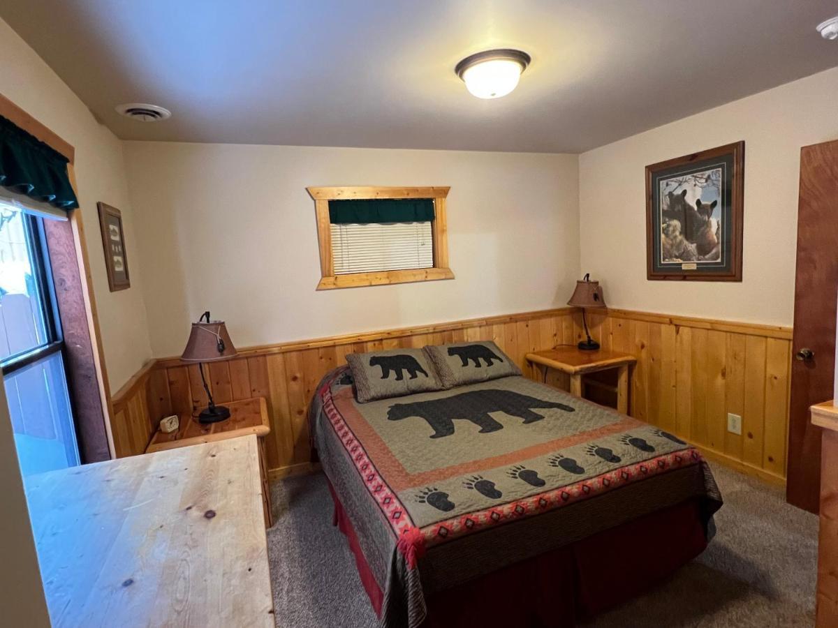 Faithful Street Inn Уест Йелоустоун Екстериор снимка