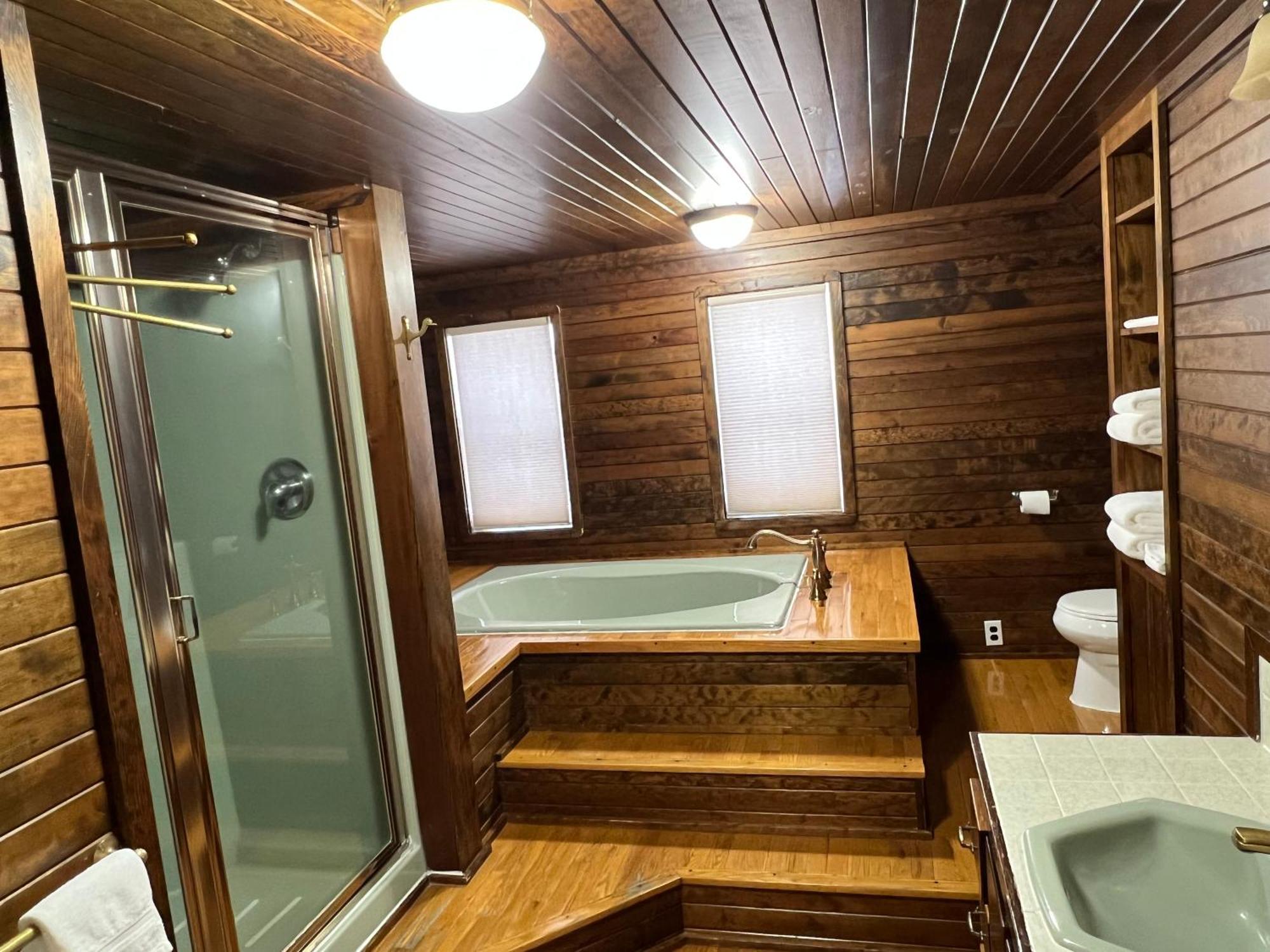 Faithful Street Inn Уест Йелоустоун Екстериор снимка